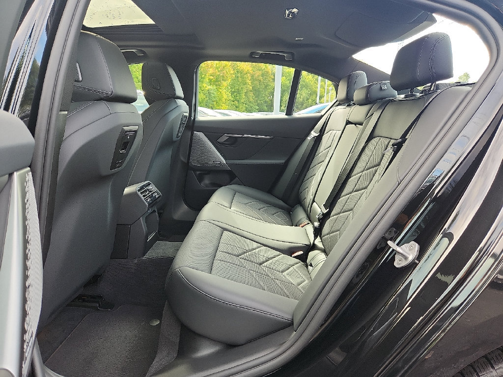 Used 2025 BMW 540i xDrive w/ Premium Package AWD/4WD image 16