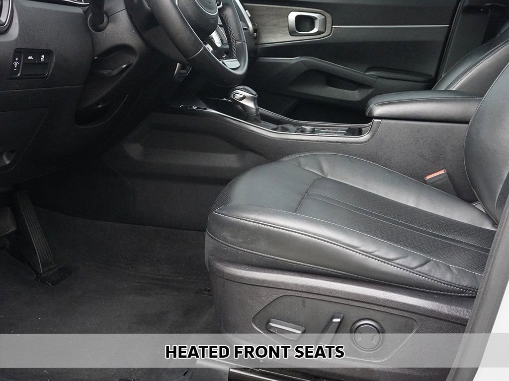 Used 2022 Kia Sorento S w/ Panoramic Sunroof Package AWD/4WD image 9