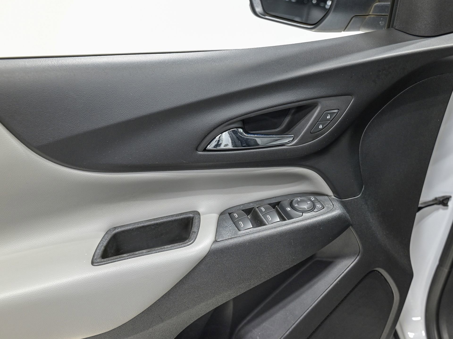 Used 2024 Chevrolet Equinox LS w/ LS Convenience Package image 13