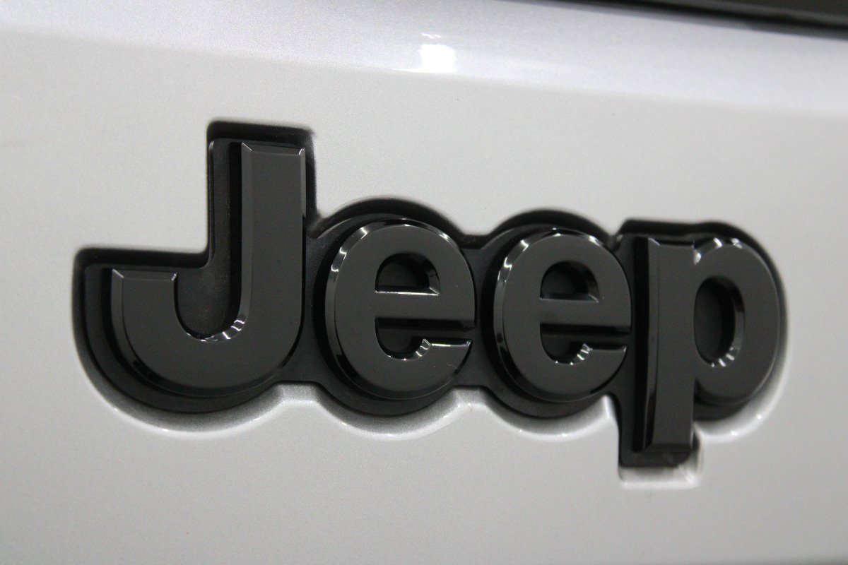 Used 2019 Jeep Grand Cherokee Altitude AWD/4WD image 35