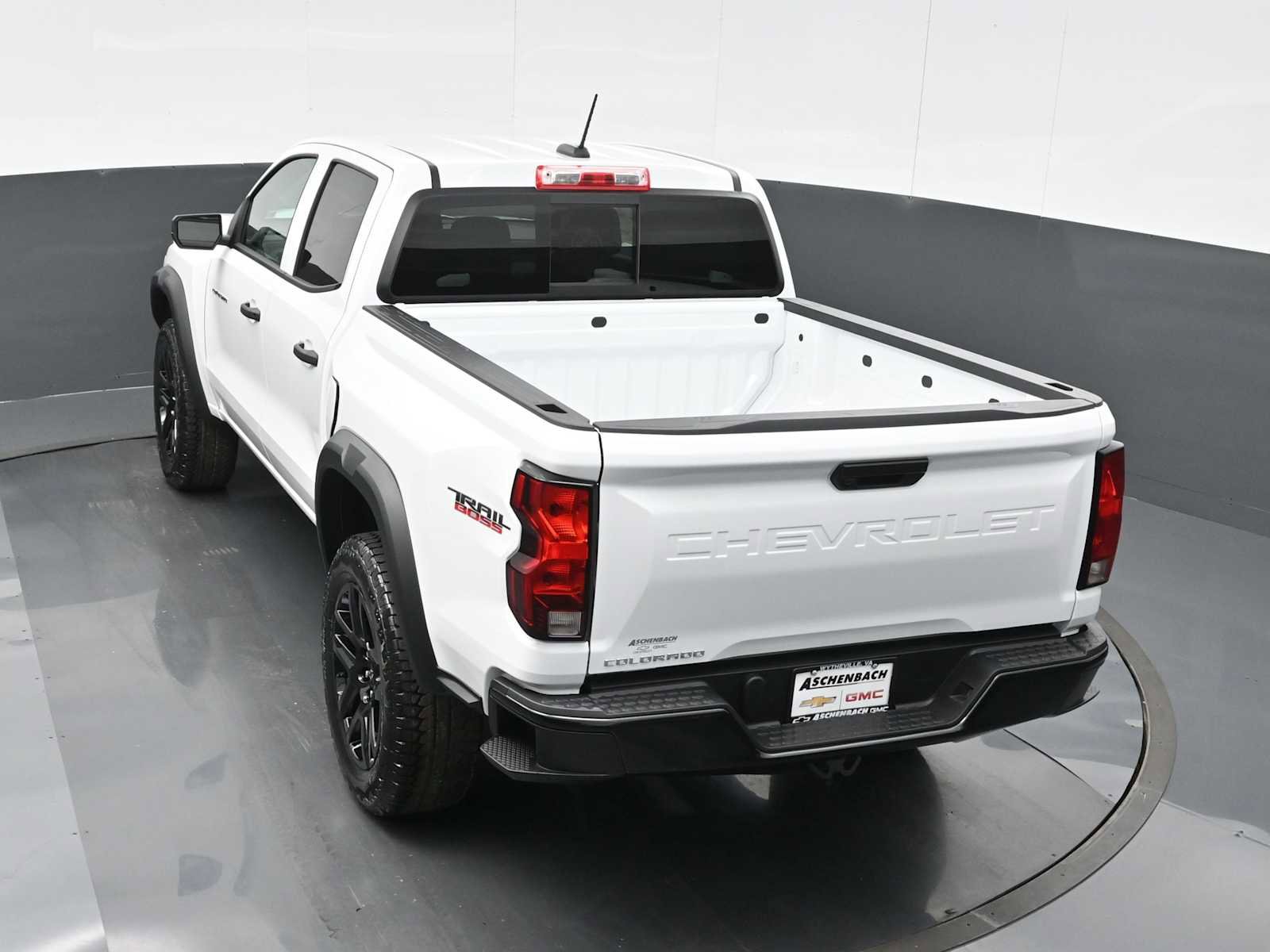 Used 2024 Chevrolet Colorado Trail Boss image 14