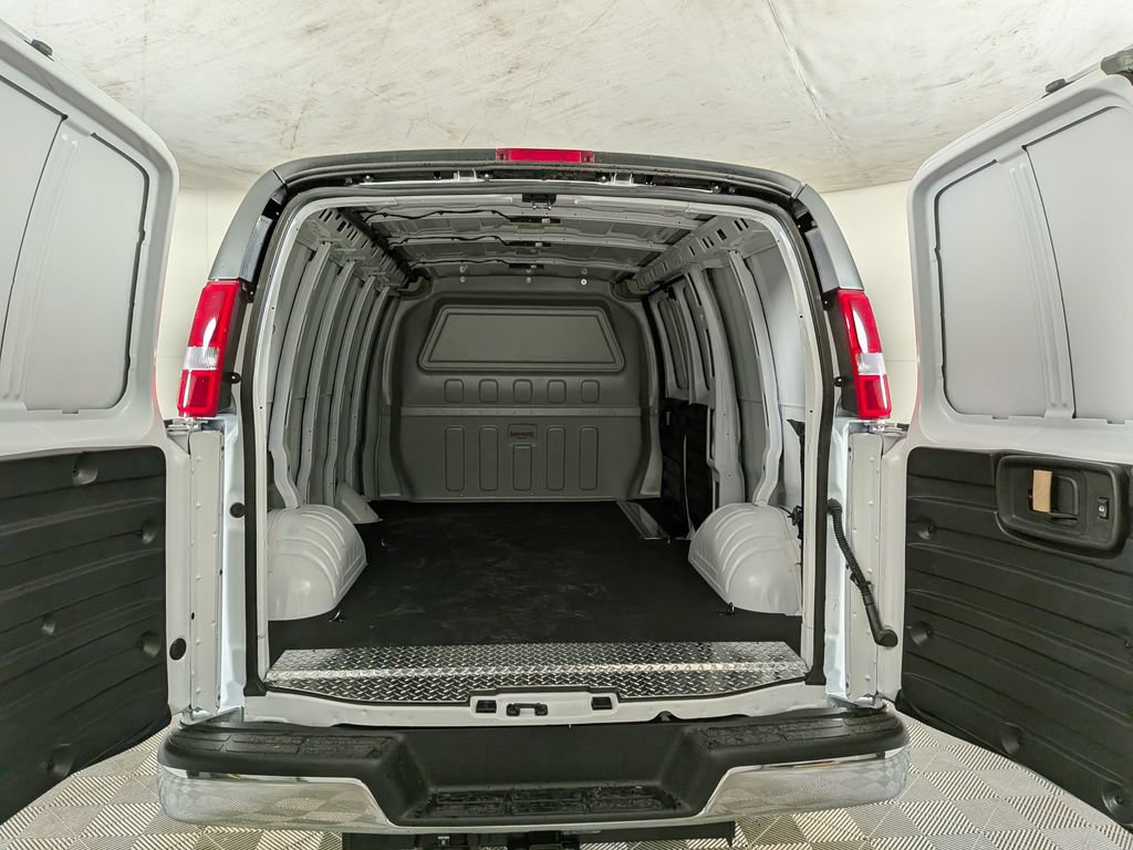 New 2026 Chevrolet Express 2500 w/ Driver Convenience Package RWD image 9