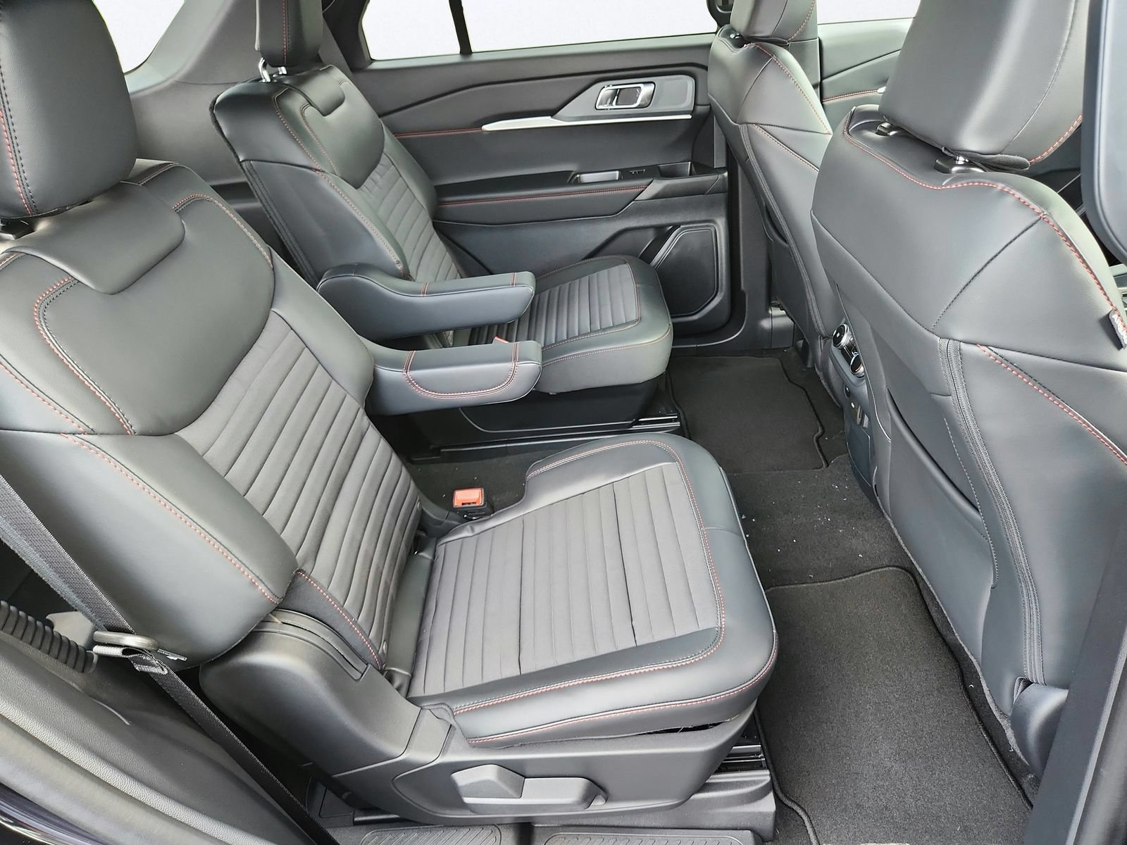 New 2026 Ford Explorer ST-Line AWD/4WD image 30