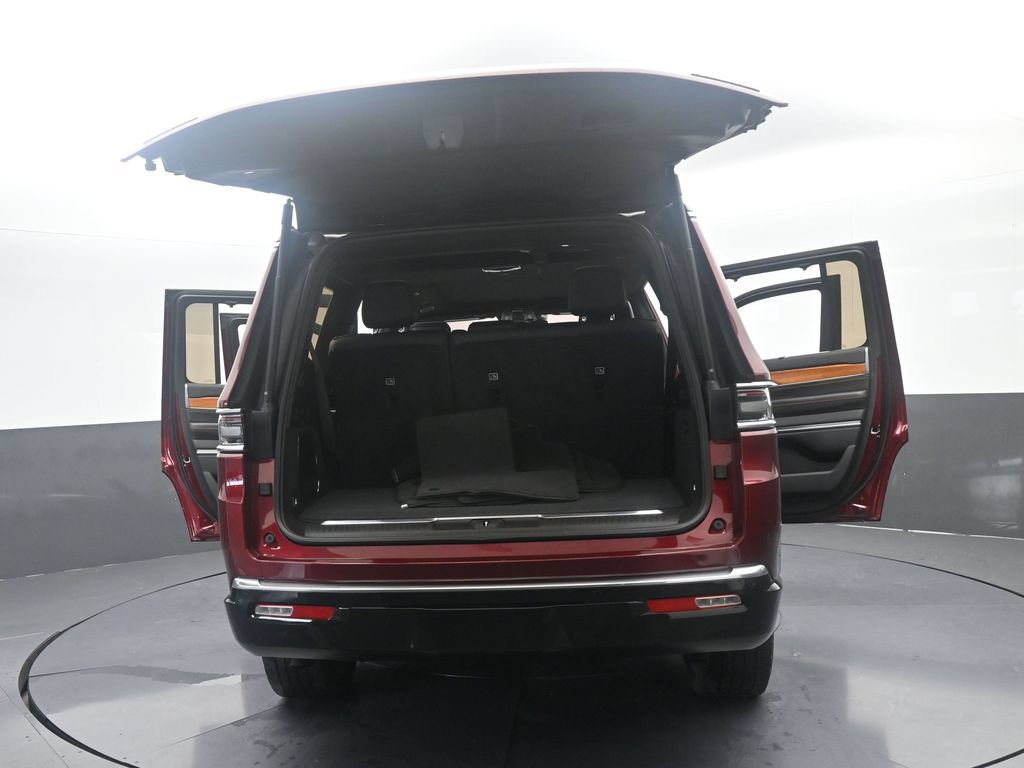 Used 2022 Jeep Grand Wagoneer Series III AWD/4WD image 86