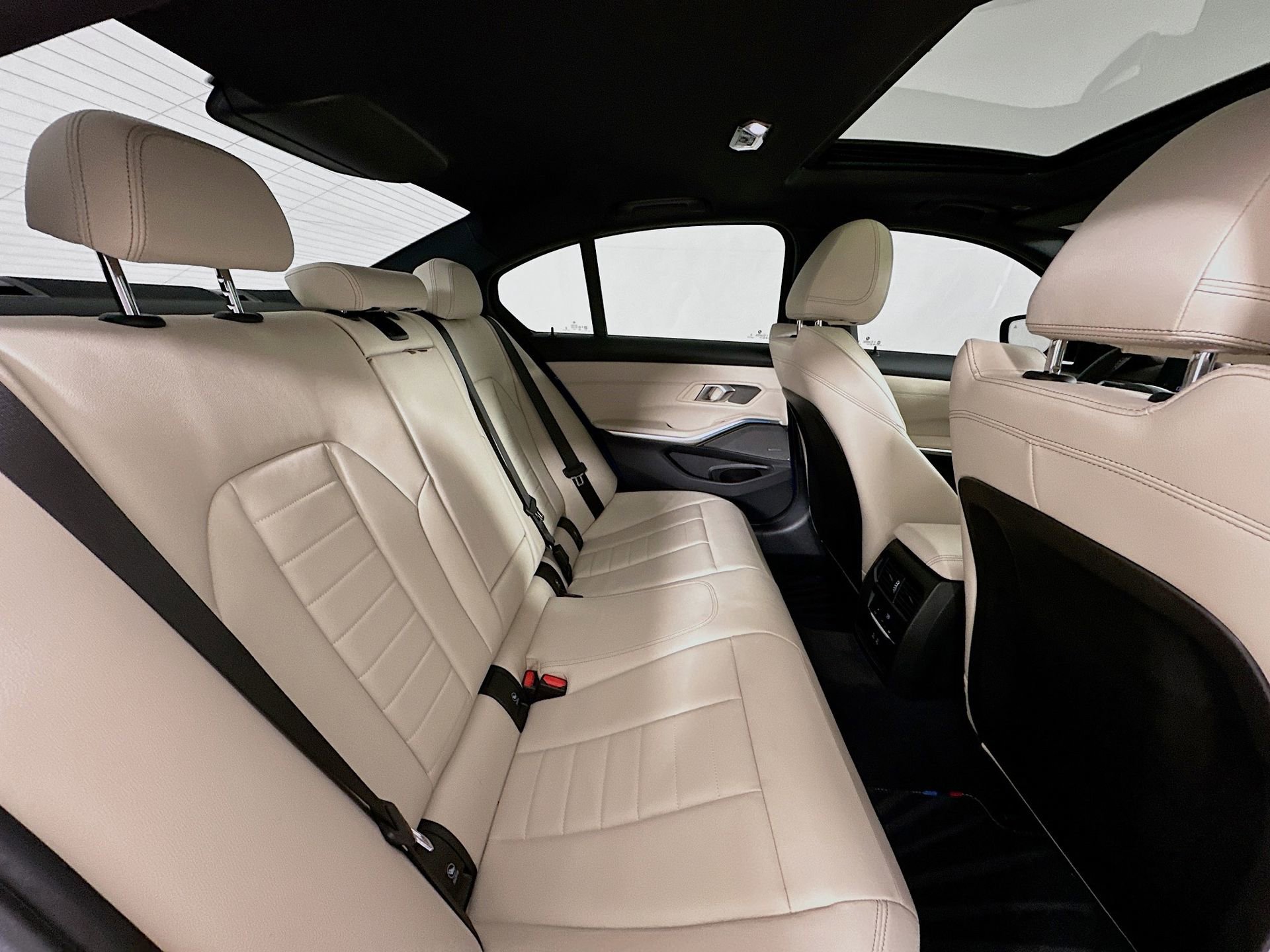 Used 2025 BMW M340i xDrive w/ Premium Package image 30