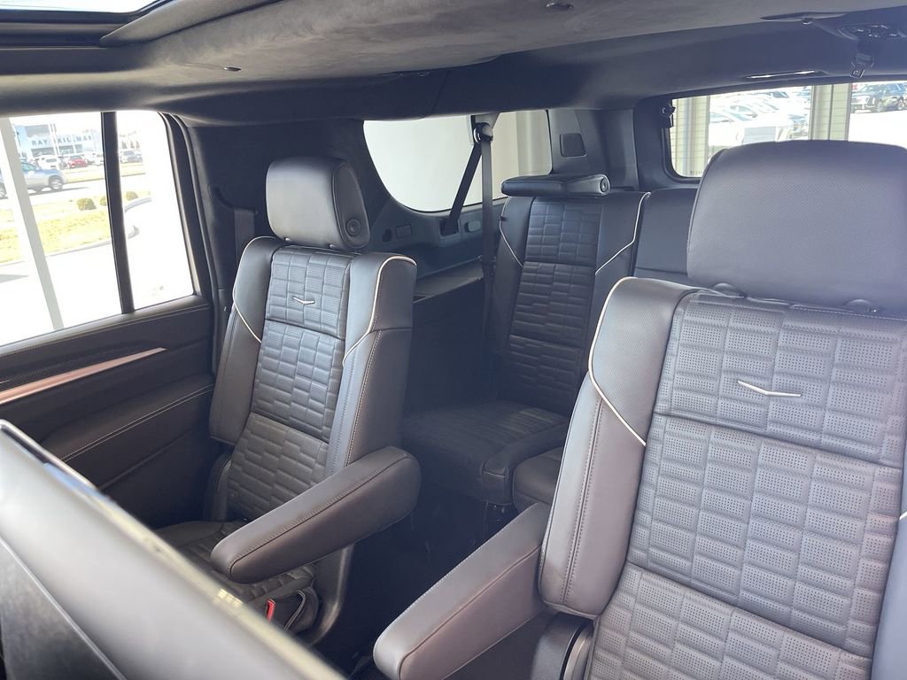 New 2026 Cadillac Escalade ESV V w/ LPO, ONYX Package image 25