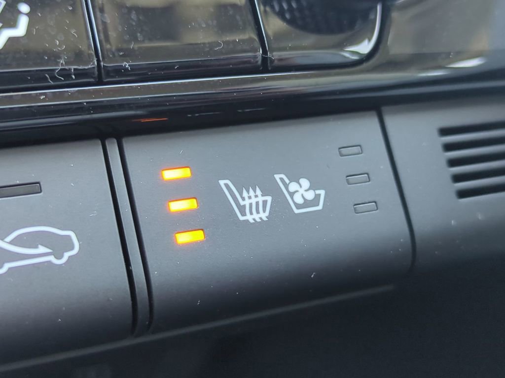 New 2026 Hyundai Elantra Limited image 27