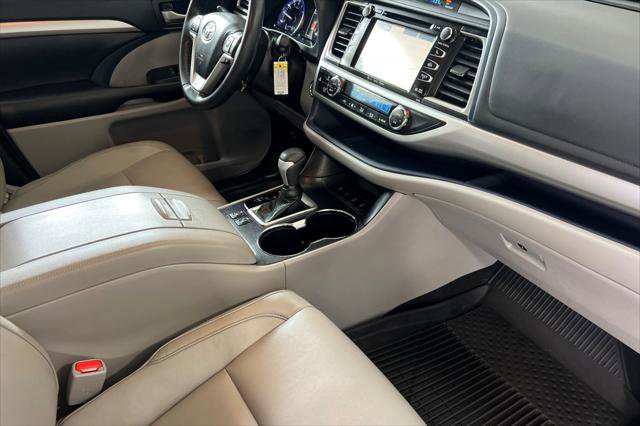 Certified 2018 Toyota Highlander XLE image 18