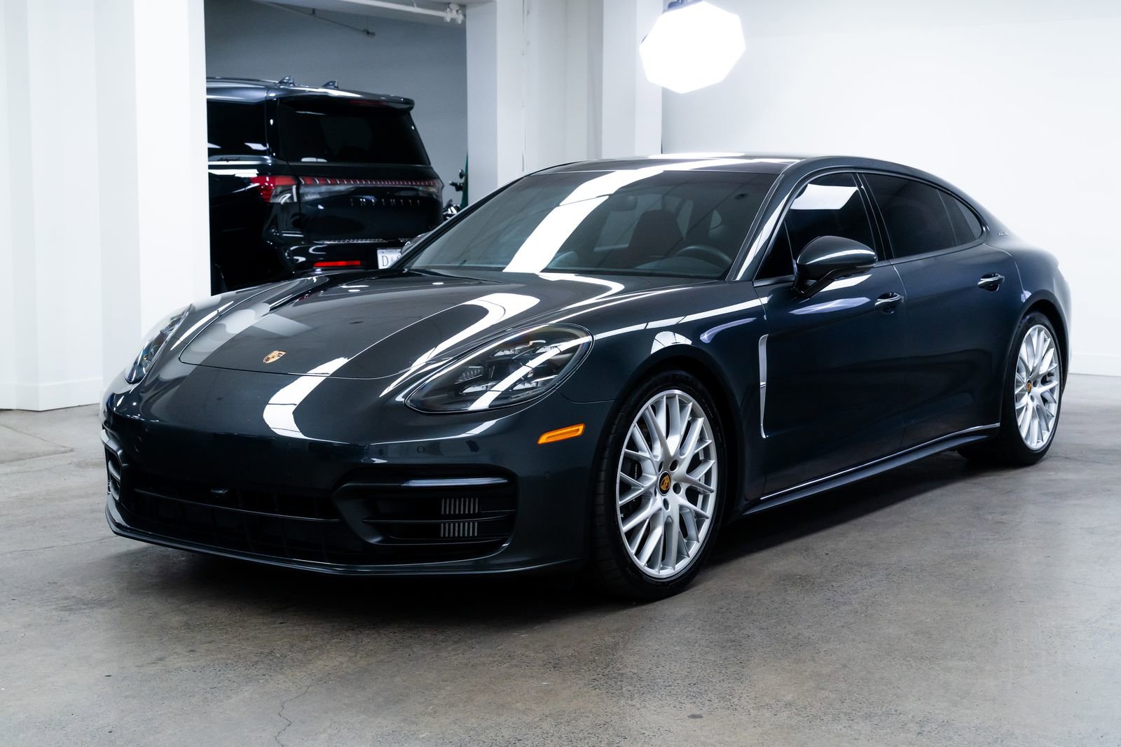 Used 2021 Porsche Panamera 4 Executive AWD/4WD image 3
