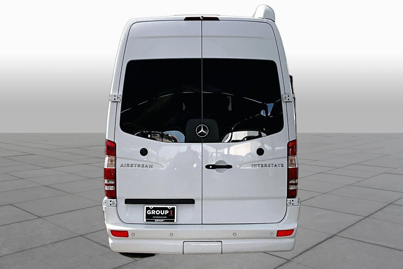 Used 2017 Mercedes-Benz Sprinter 3500 image 5