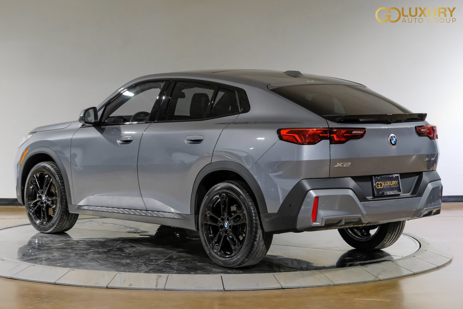 Used 2025 BMW X2 xDrive28i AWD/4WD image 12