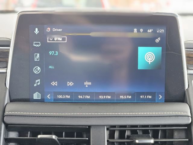 Used 2023 Chevrolet Suburban Premier image 22