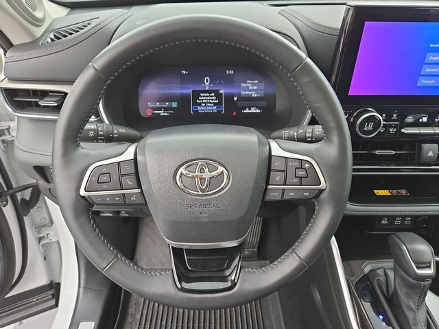 Certified 2025 Toyota Highlander Limited AWD/4WD image 10