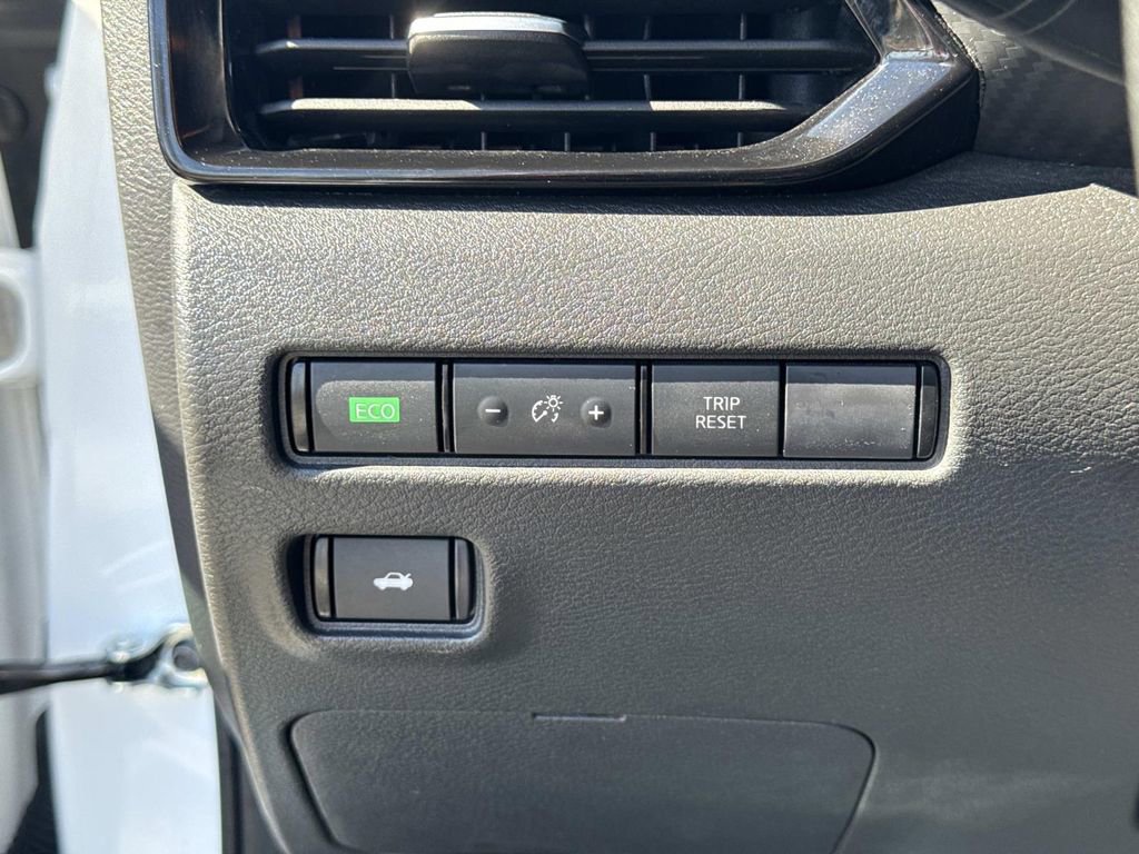 Used 2024 Nissan Sentra SV image 34