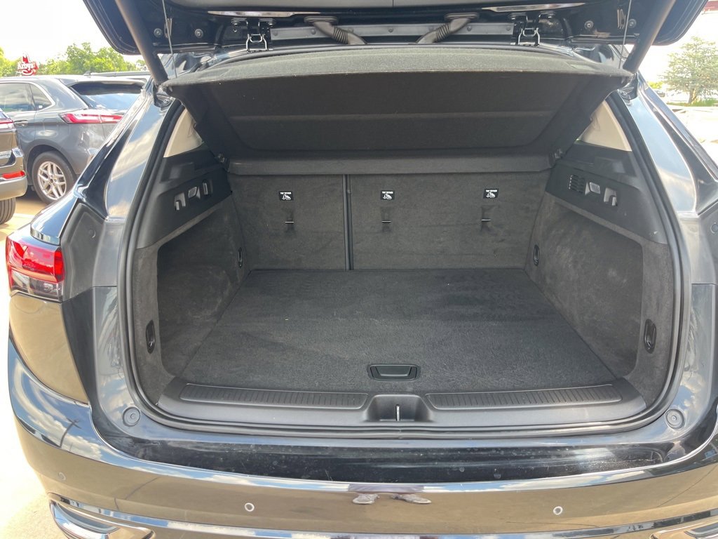 Used 2022 Buick Envision Essence w/ Technology Package I image 16