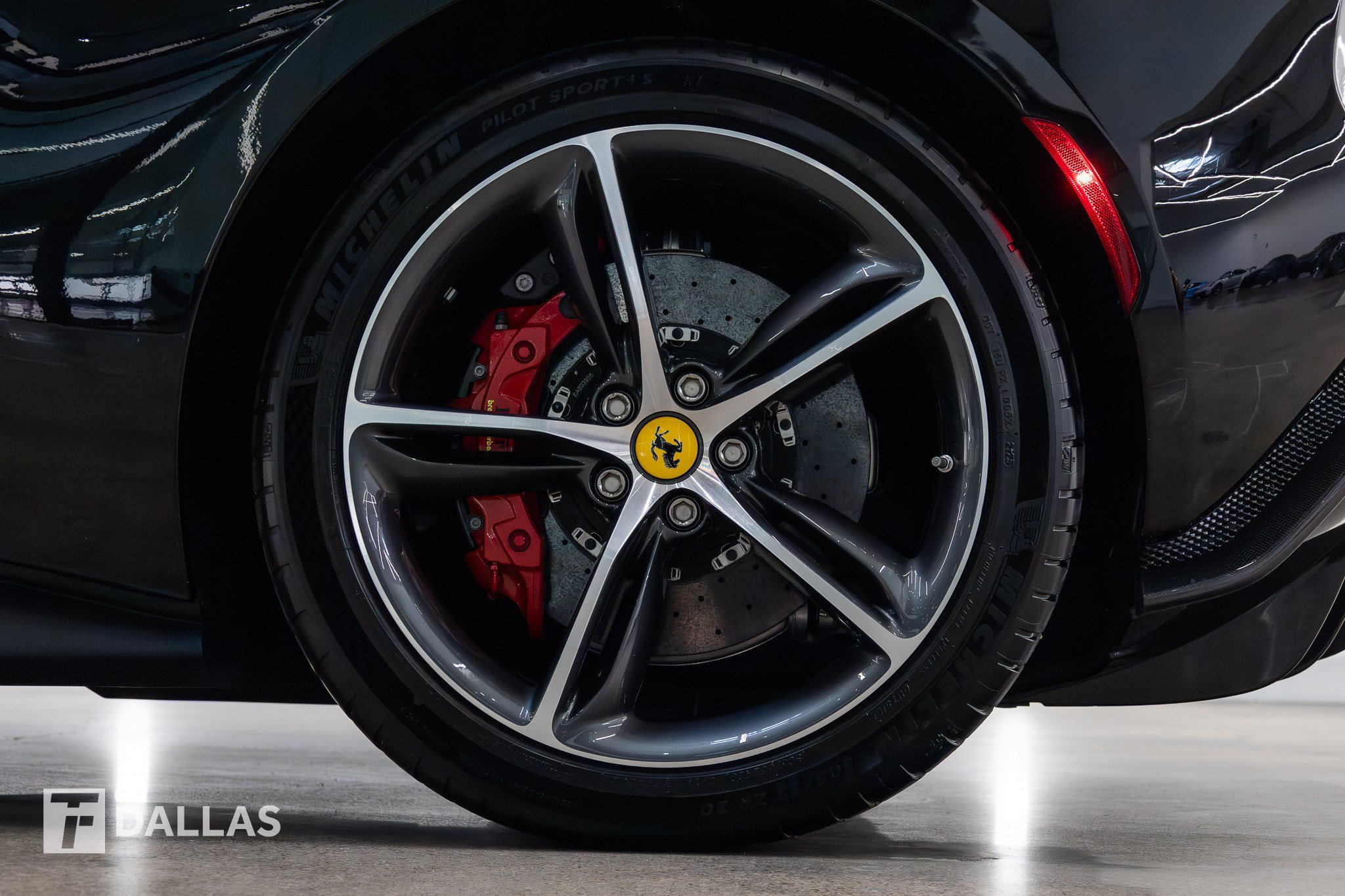 Used 2023 Ferrari 296 GTS RWD image 3