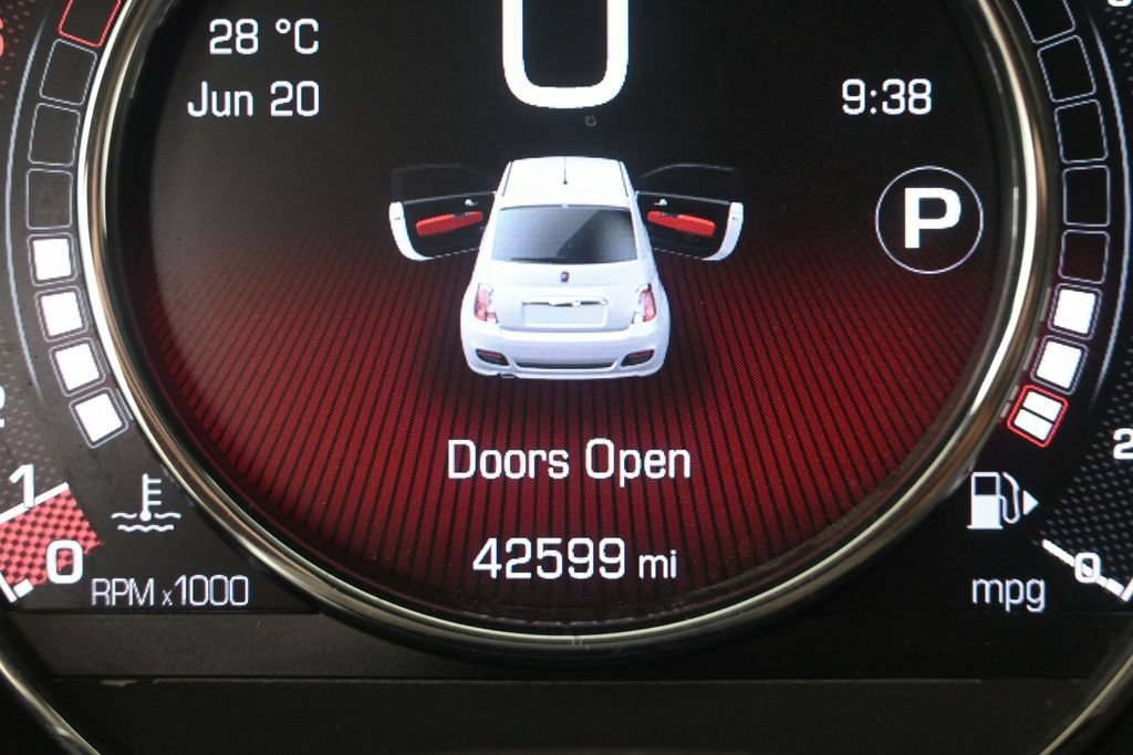 Used 2019 FIAT 500 Pop w/ Urbana Appearance Package FWD image 13