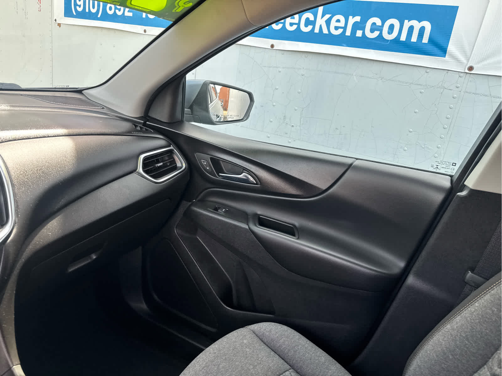 Used 2023 Chevrolet Equinox LT w/ Driver Convenience Package FWD image 25
