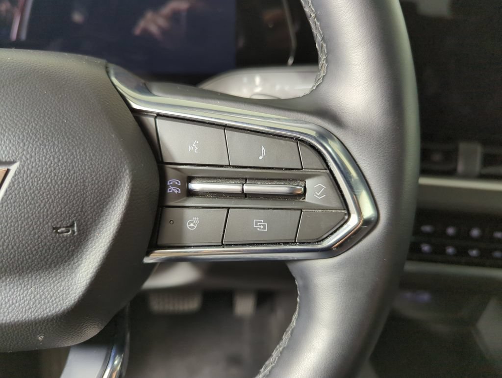 Used 2025 Chevrolet Equinox LT w/ Convenience Package II FWD image 28