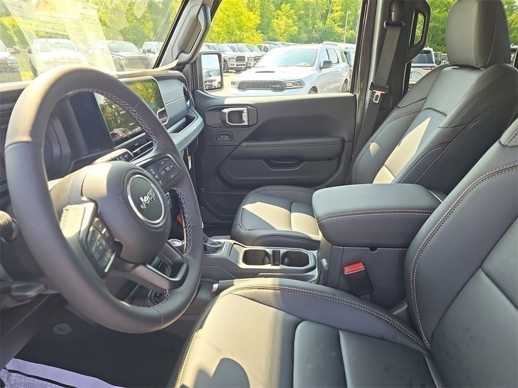 New 2025 Jeep Gladiator Sport image 11