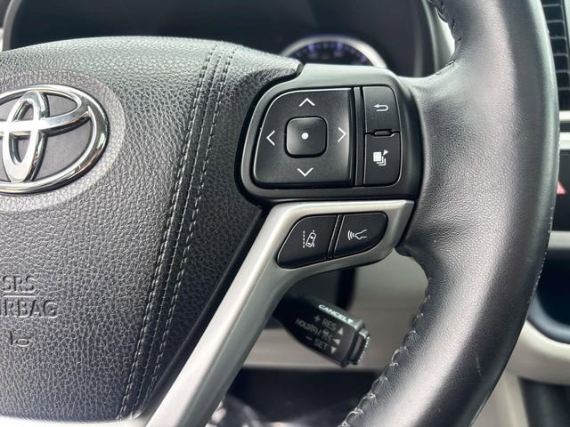 Used 2018 Toyota Highlander XLE image 23