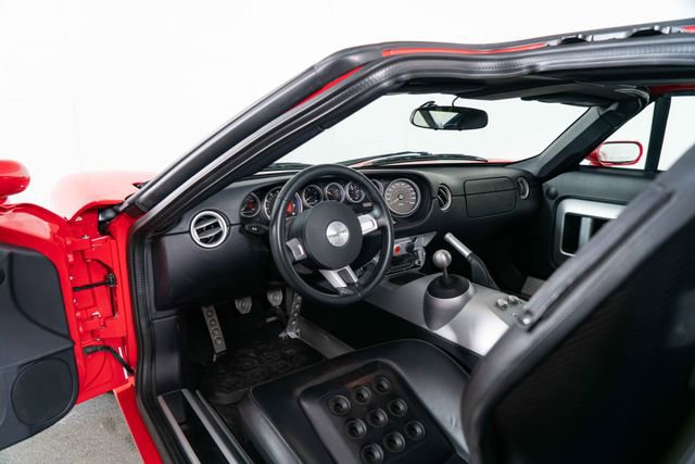 Used 2005 Ford GT image 15