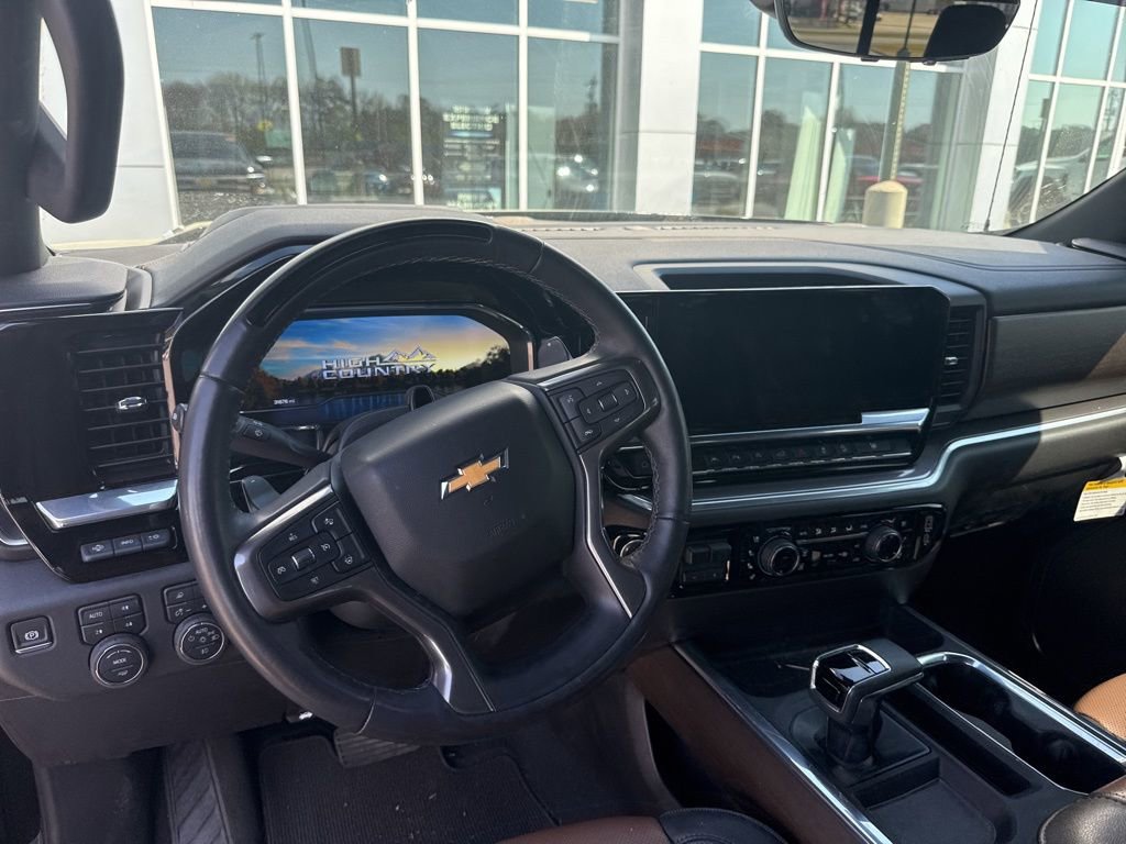 Used 2025 Chevrolet Silverado 1500 High Country w/ Technology Package image 13