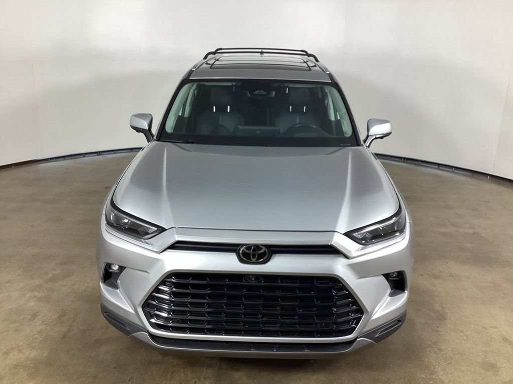 Used 2024 Toyota Grand Highlander AWD image 2