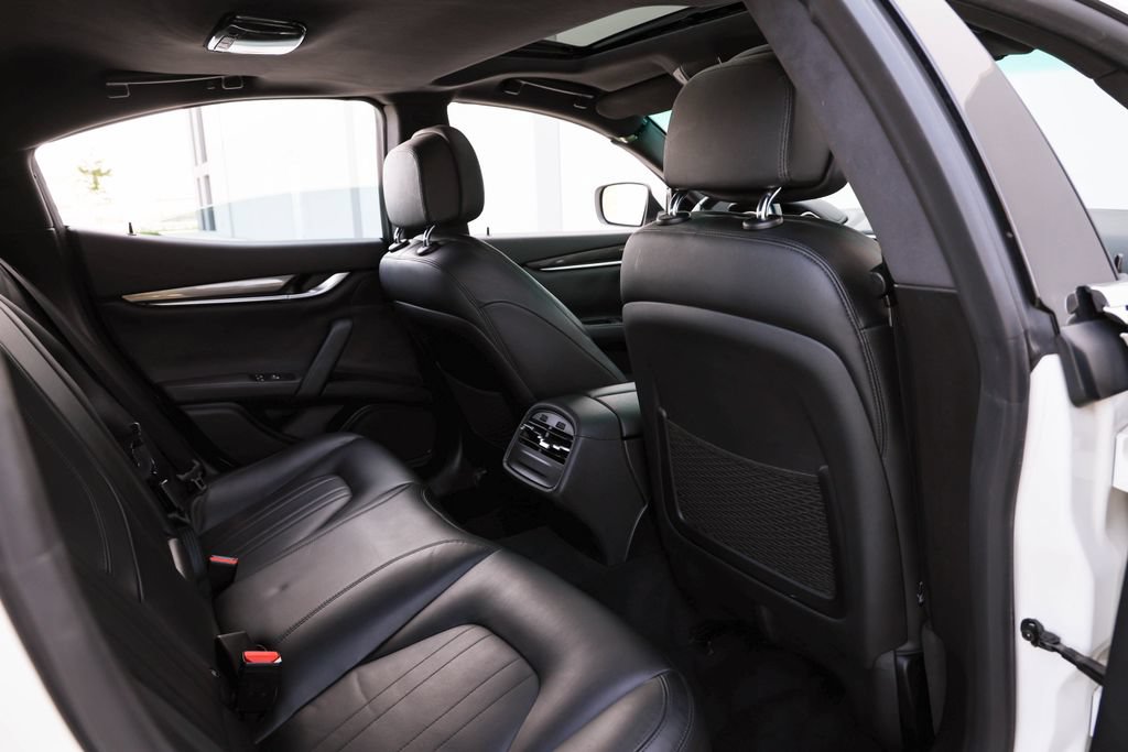 Used 2015 Maserati Ghibli RWD image 27
