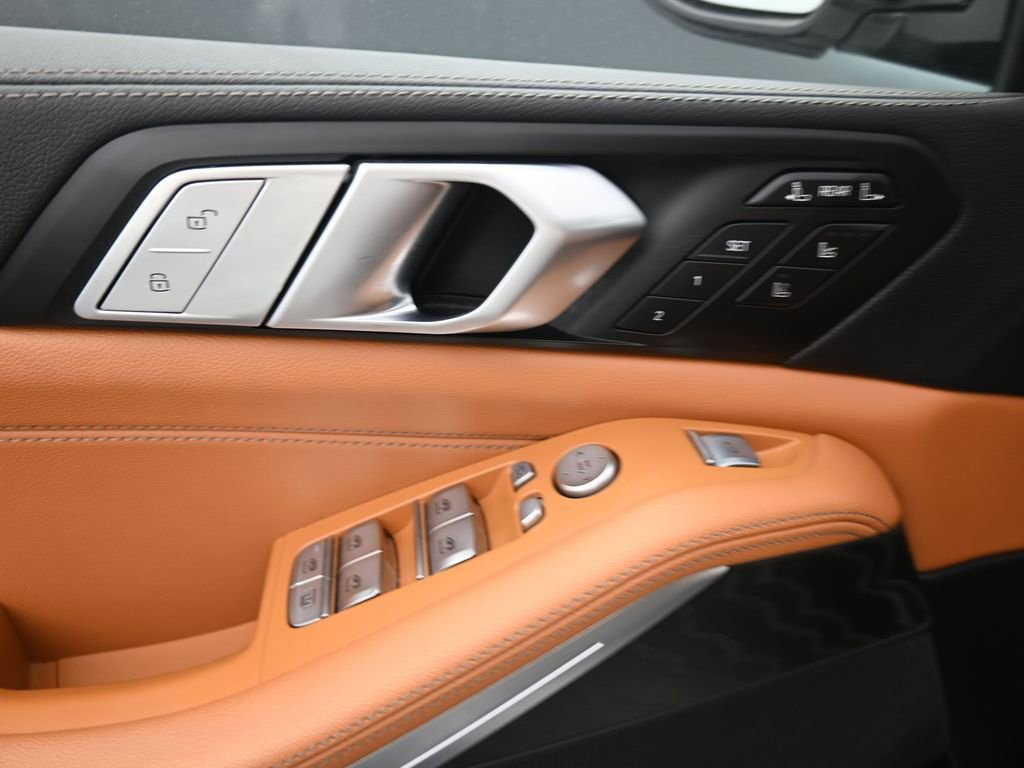 Used 2022 BMW X7 xDrive40i w/ Executive Package image 17