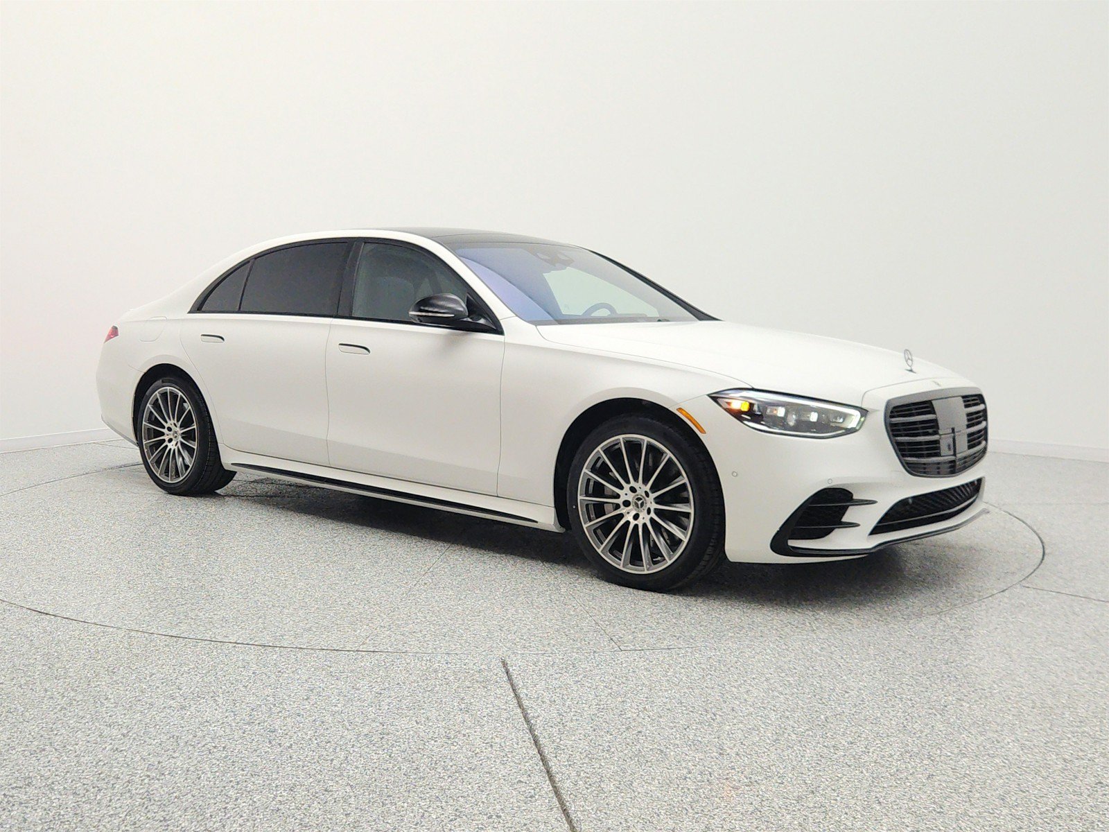 Used 2025 Mercedes-Benz S 580 4MATIC Sedan image 3