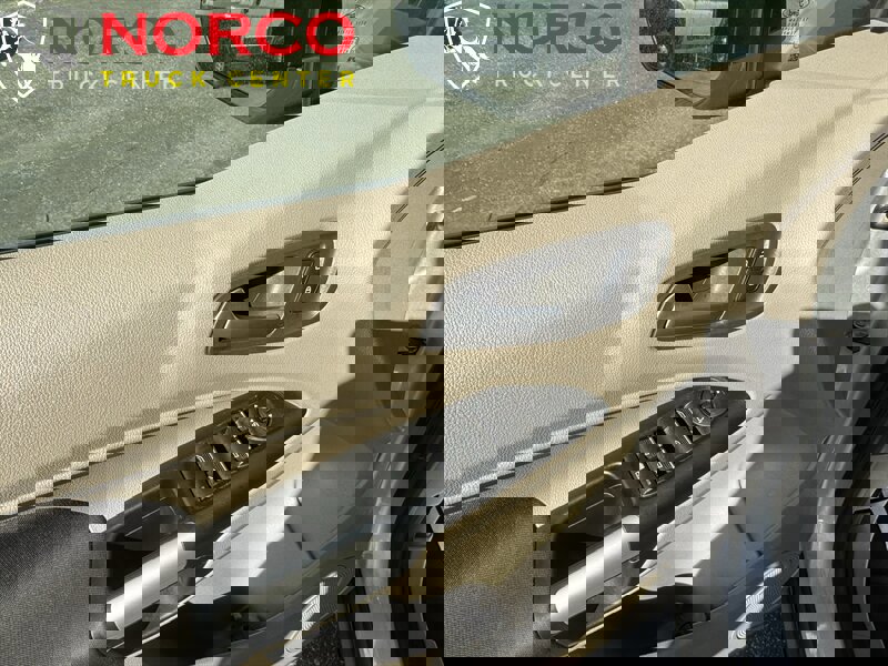 Used 2018 Ford Transit Connect XLT image 21