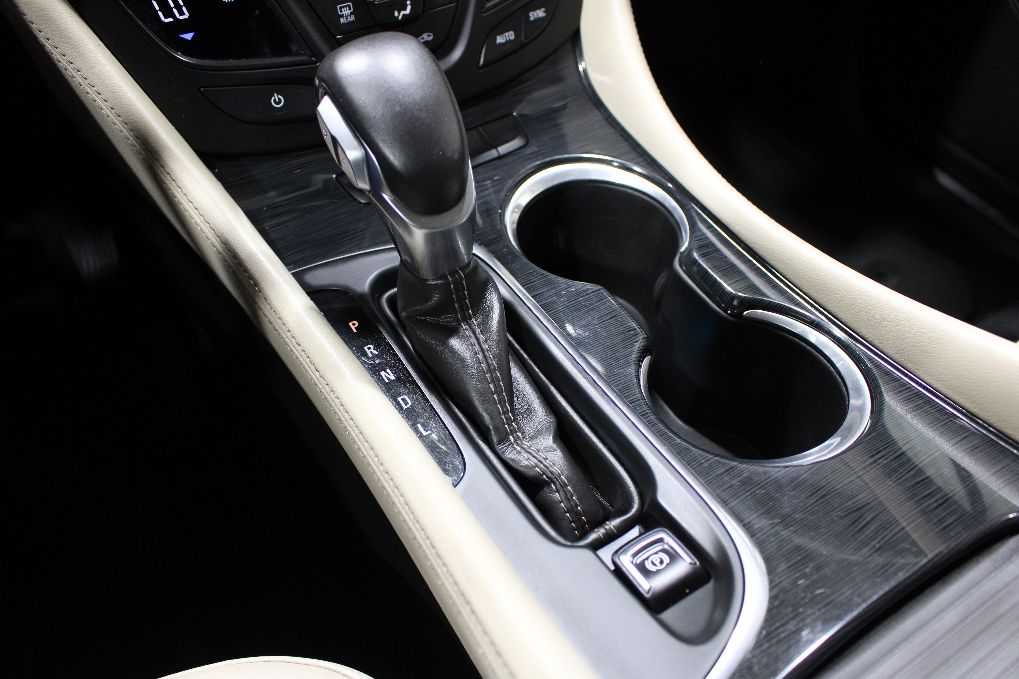 Used 2017 Buick Envision Essence image 19