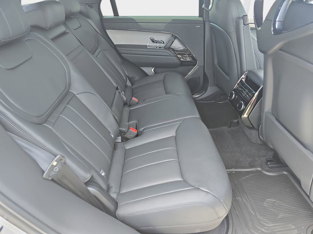 New 2026 Land Rover Range Rover Sport SE AWD/4WD image 11