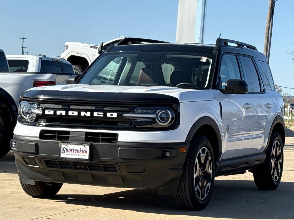 Used 2024 Ford Bronco Sport Outer Banks w/ Tech Package image 3