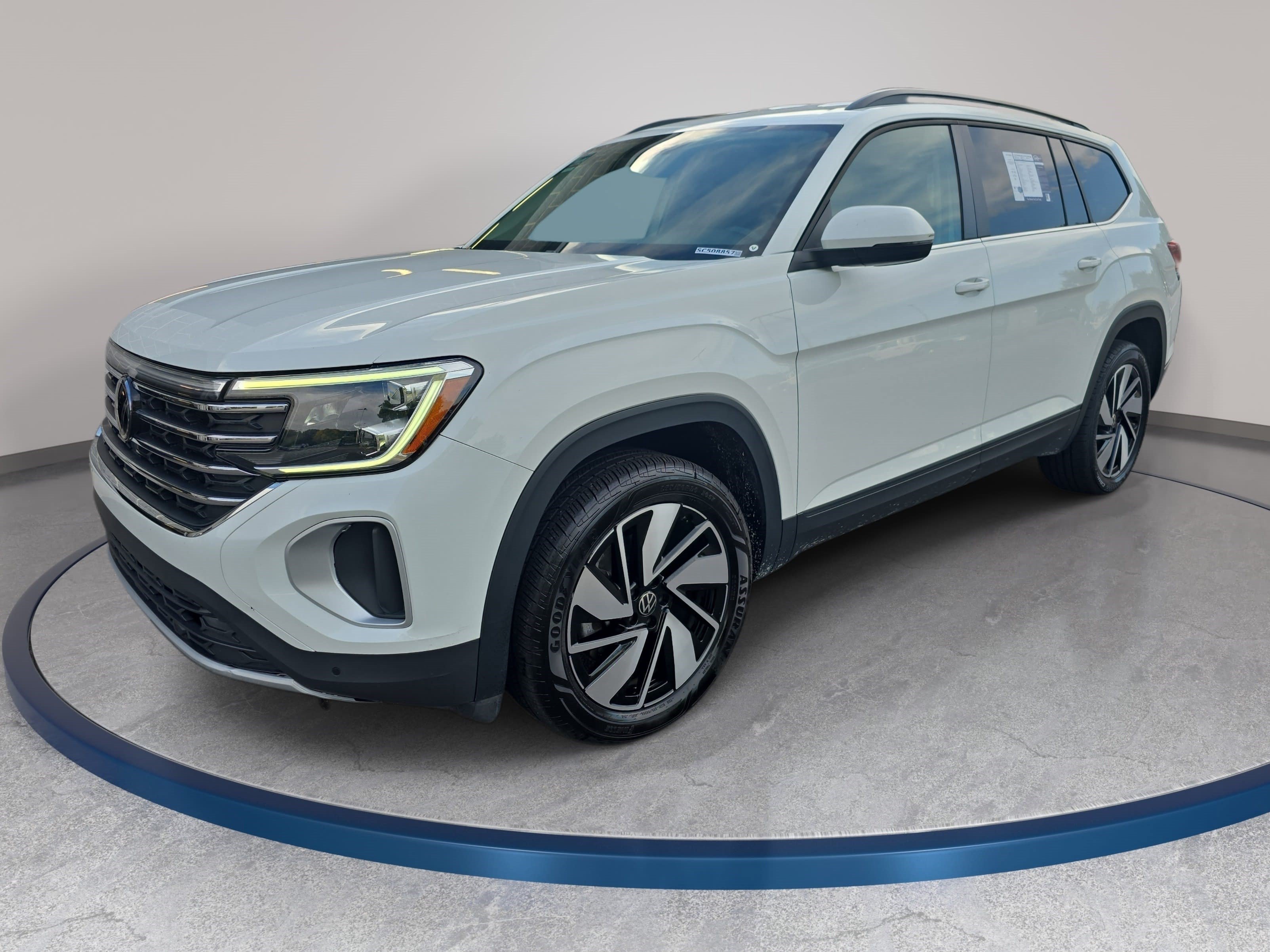 Used 2025 Volkswagen Atlas SE FWD image 1