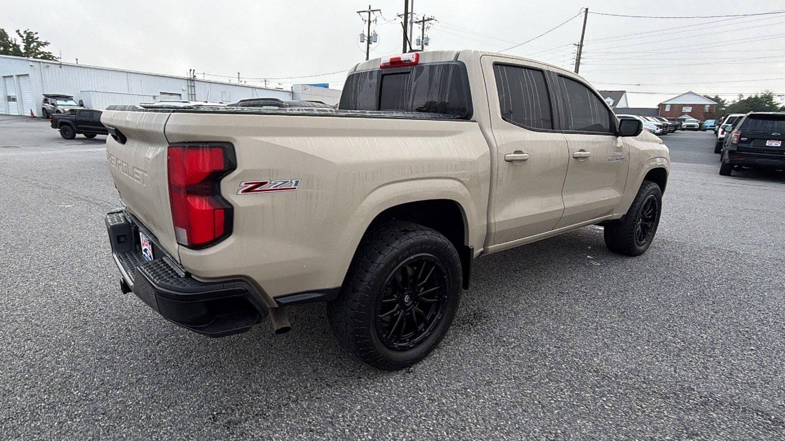 Used 2023 Chevrolet Colorado Z71 w/ Advanced Trailering Package AWD/4WD image 9