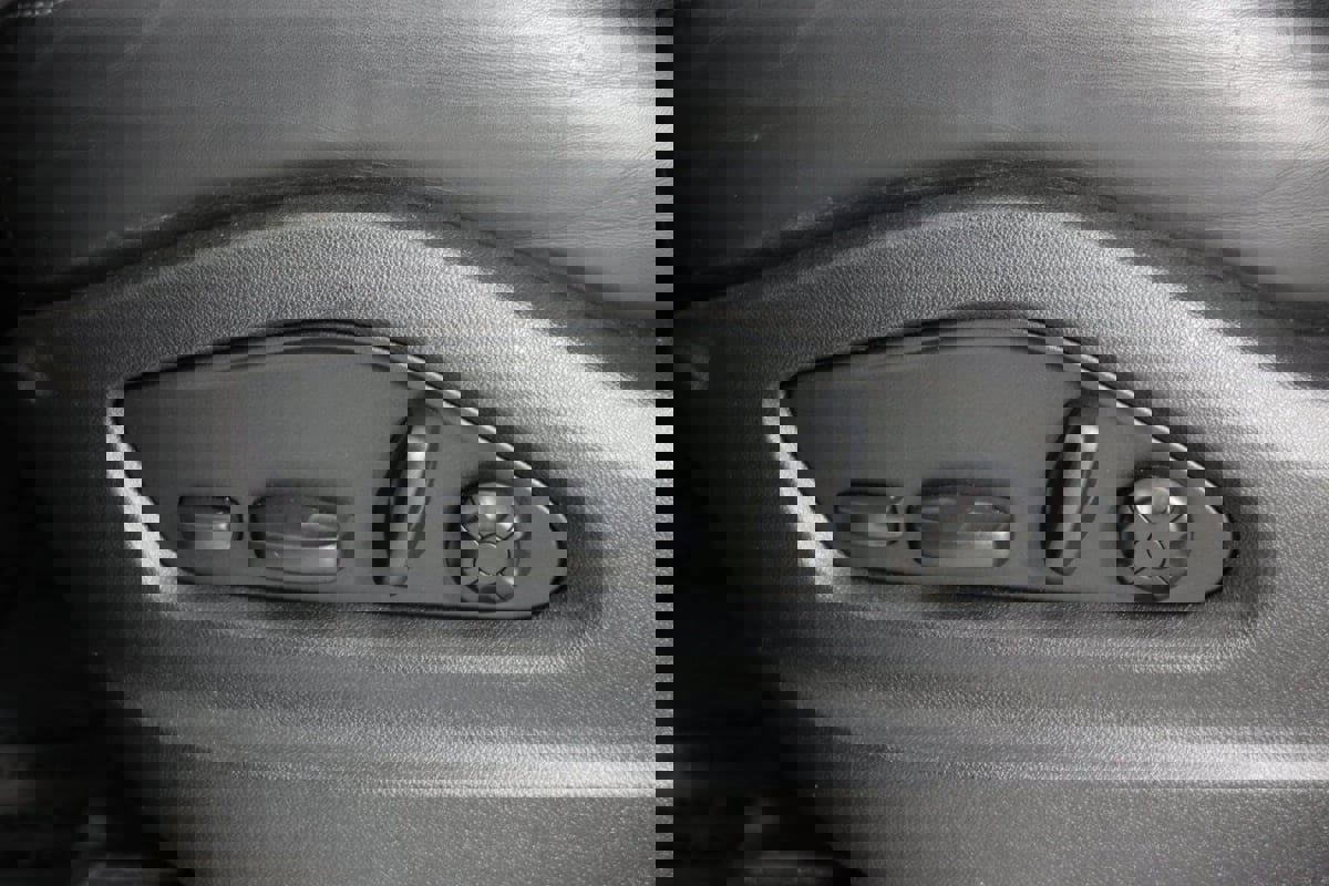 Used 2024 Porsche Cayenne Coupe image 23