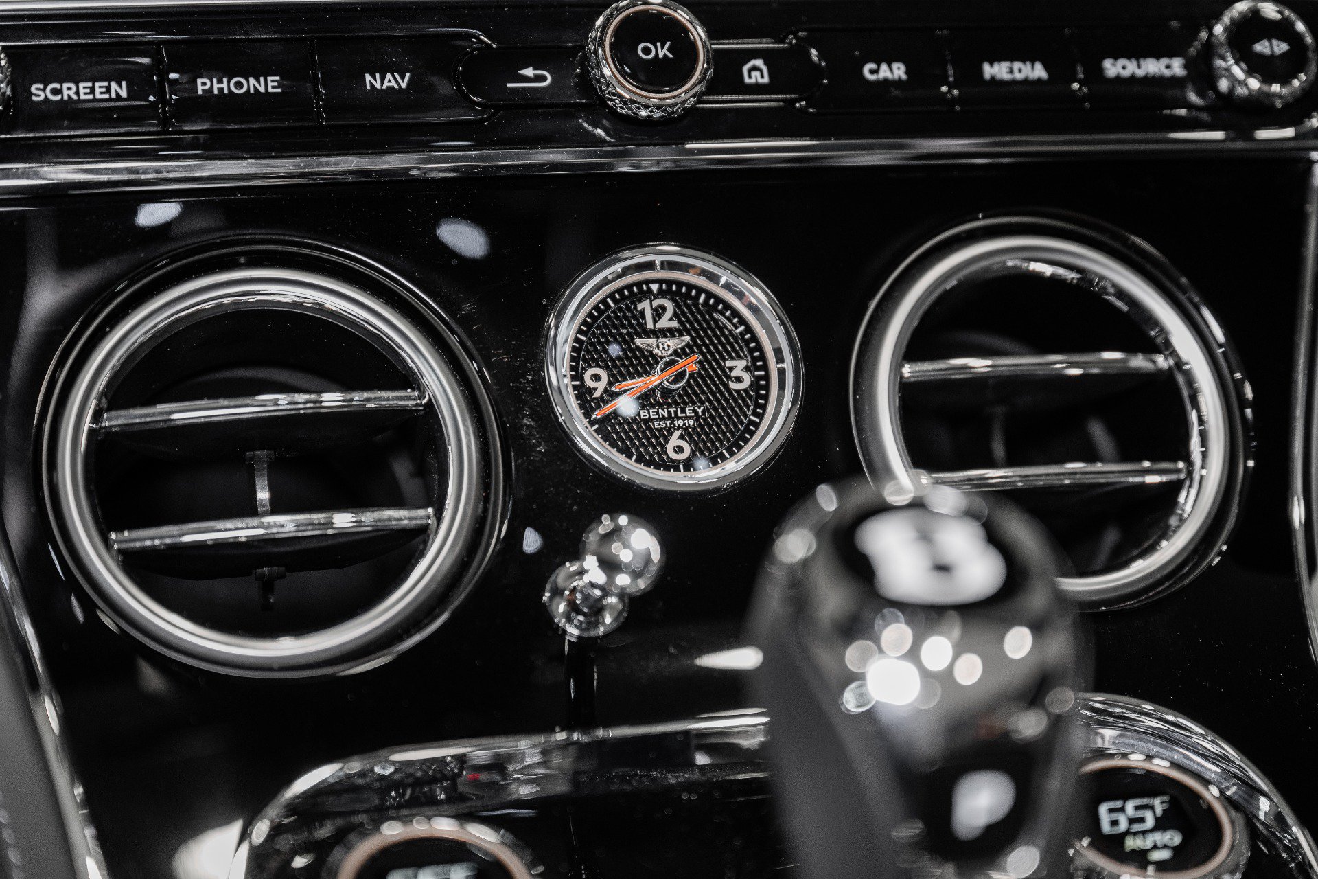 Certified 2024 Bentley Continental GT AWD/4WD image 35