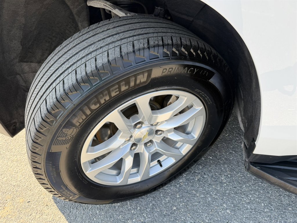 Used 2021 Chevrolet Suburban LS image 22