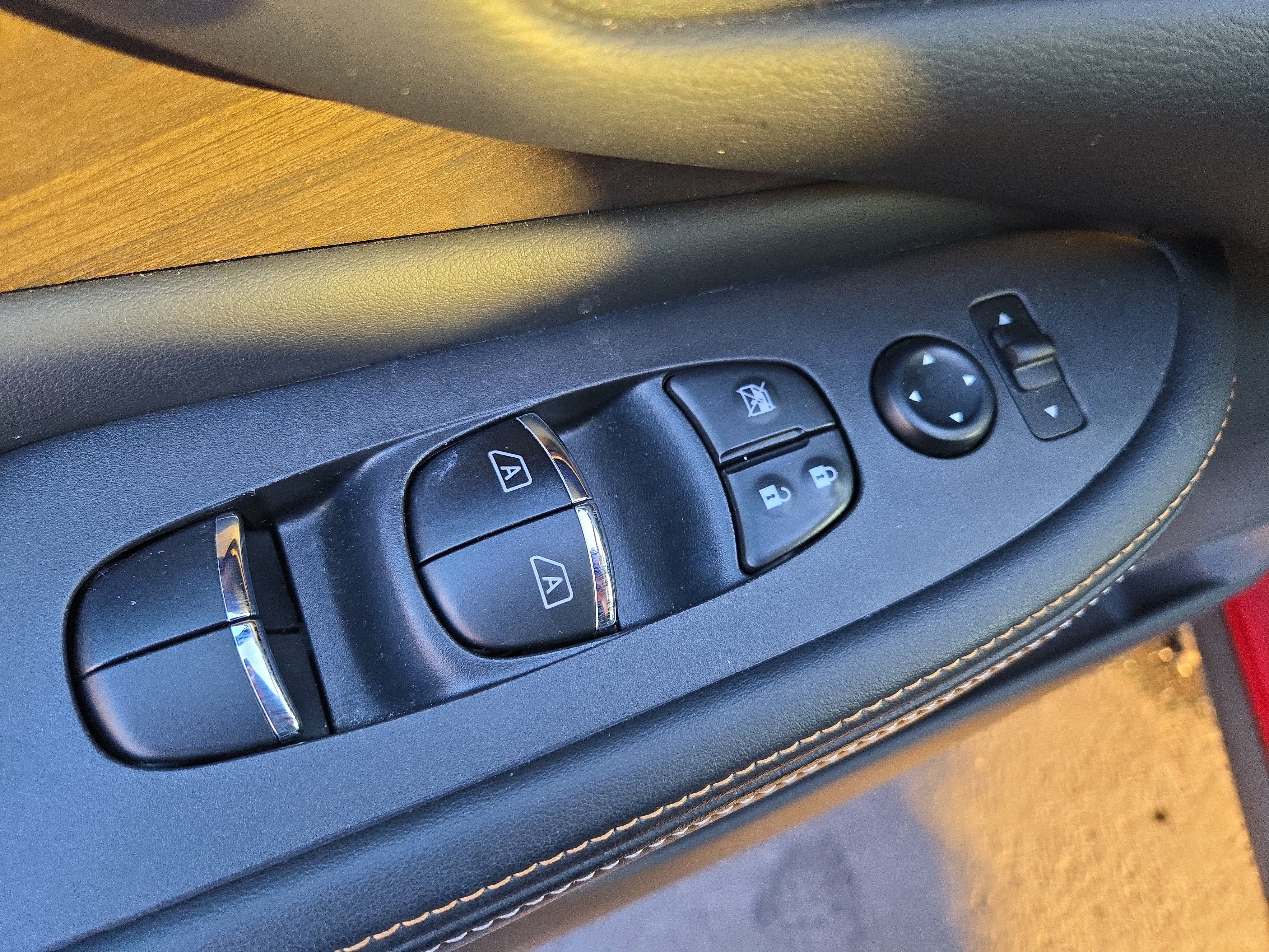 Certified 2024 Nissan Murano Platinum w/ Cargo Package image 16