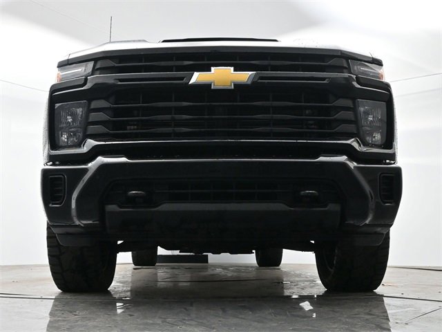 Used 2024 Chevrolet Silverado 2500 Custom w/ Custom Value Package image 10