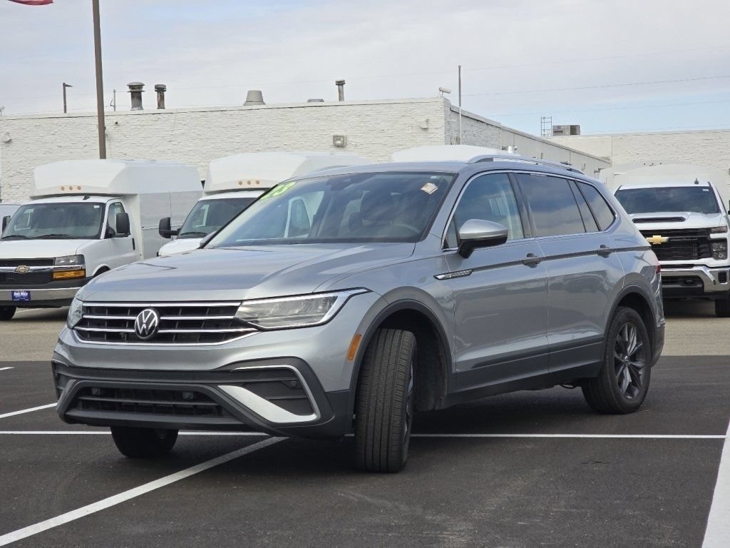 Used 2023 Volkswagen Tiguan SE AWD/4WD image 8