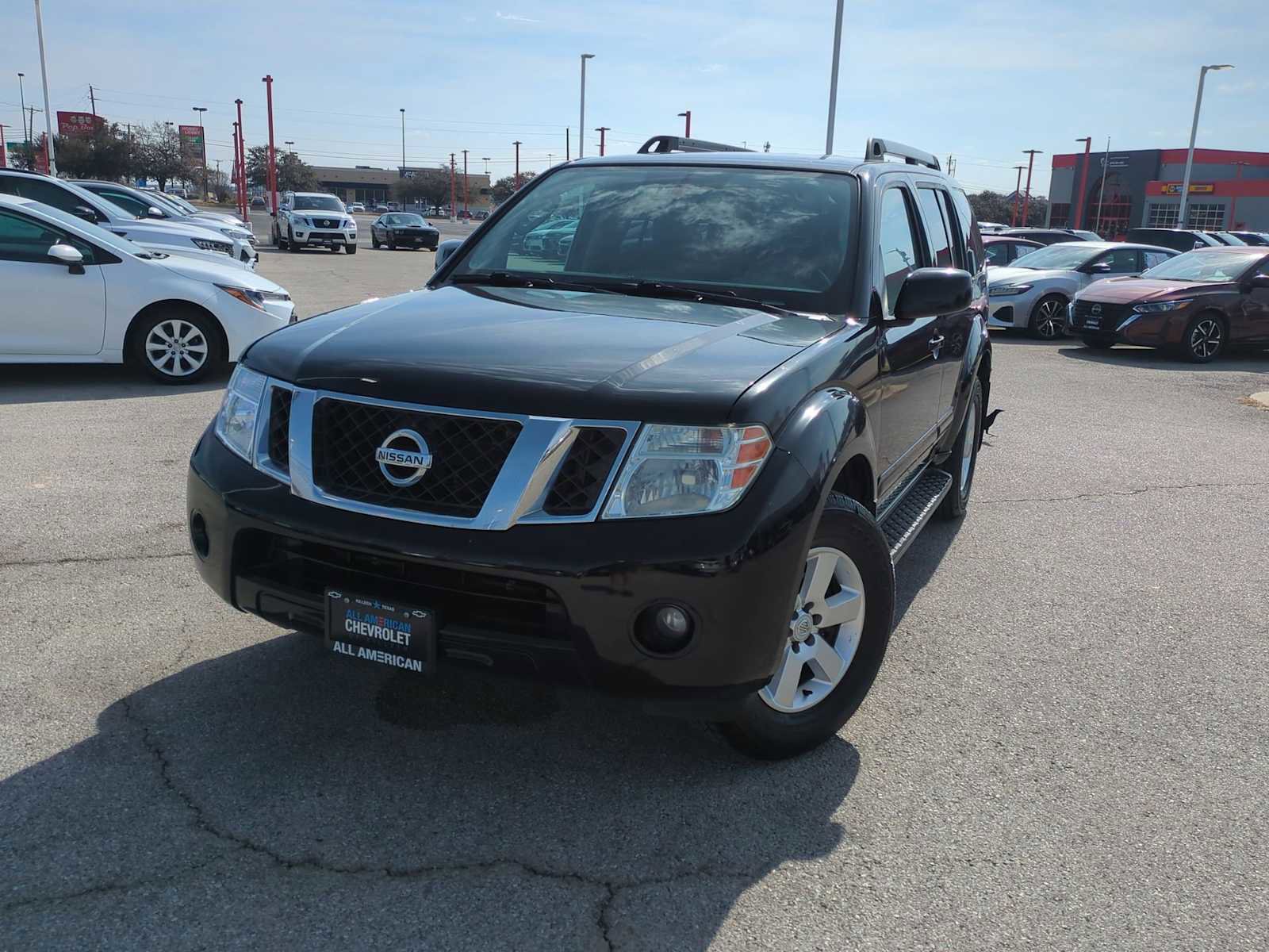Used 2012 Nissan Pathfinder SV image 1