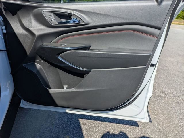 New 2026 Chevrolet Trax RS w/ Sunroof Package FWD image 33