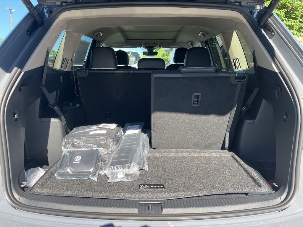 New 2025 Volkswagen Atlas SEL Premium R-Line image 13