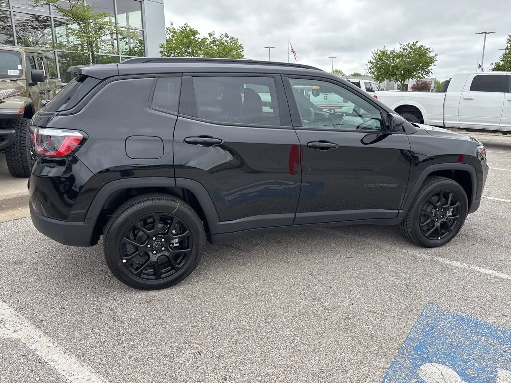 New 2026 Jeep Compass Latitude AWD/4WD image 28