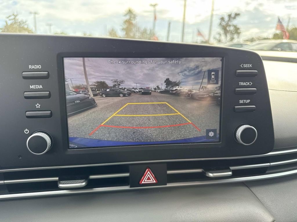 Used 2023 Hyundai Elantra SE image 23