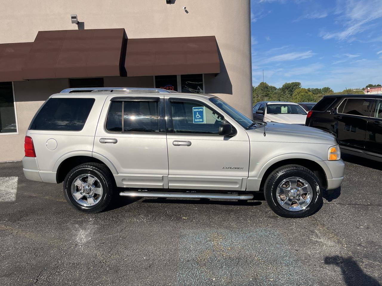 Used 2004 Ford Explorer Limited AWD/4WD image 4