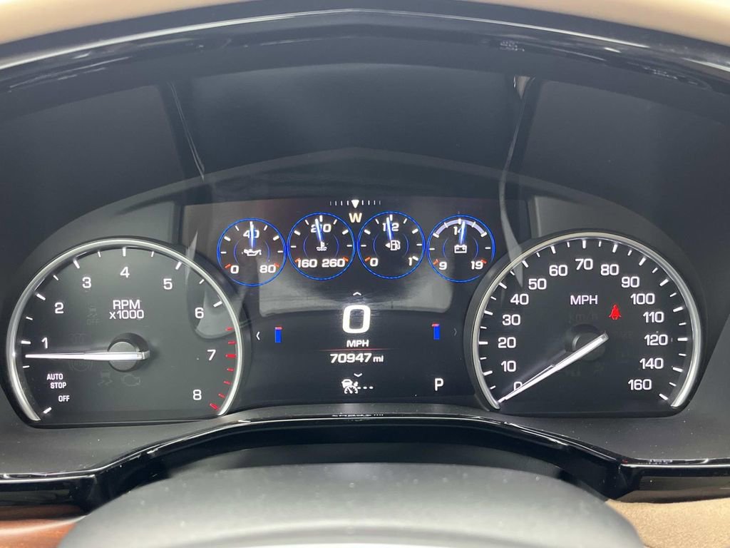 Used 2017 Cadillac XT5 Platinum w/ Driver Assist Package image 40